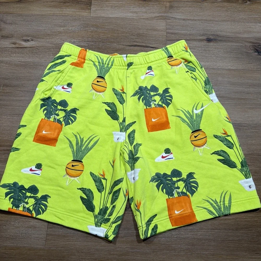 Nike Men's LARGE Court Cortez Plant Graphic Printed Green Sweatshorts DV9613-321